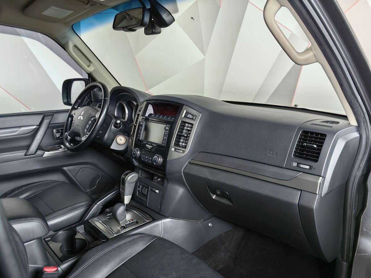 Mitsubishi Pajero, 2015 Фото №9