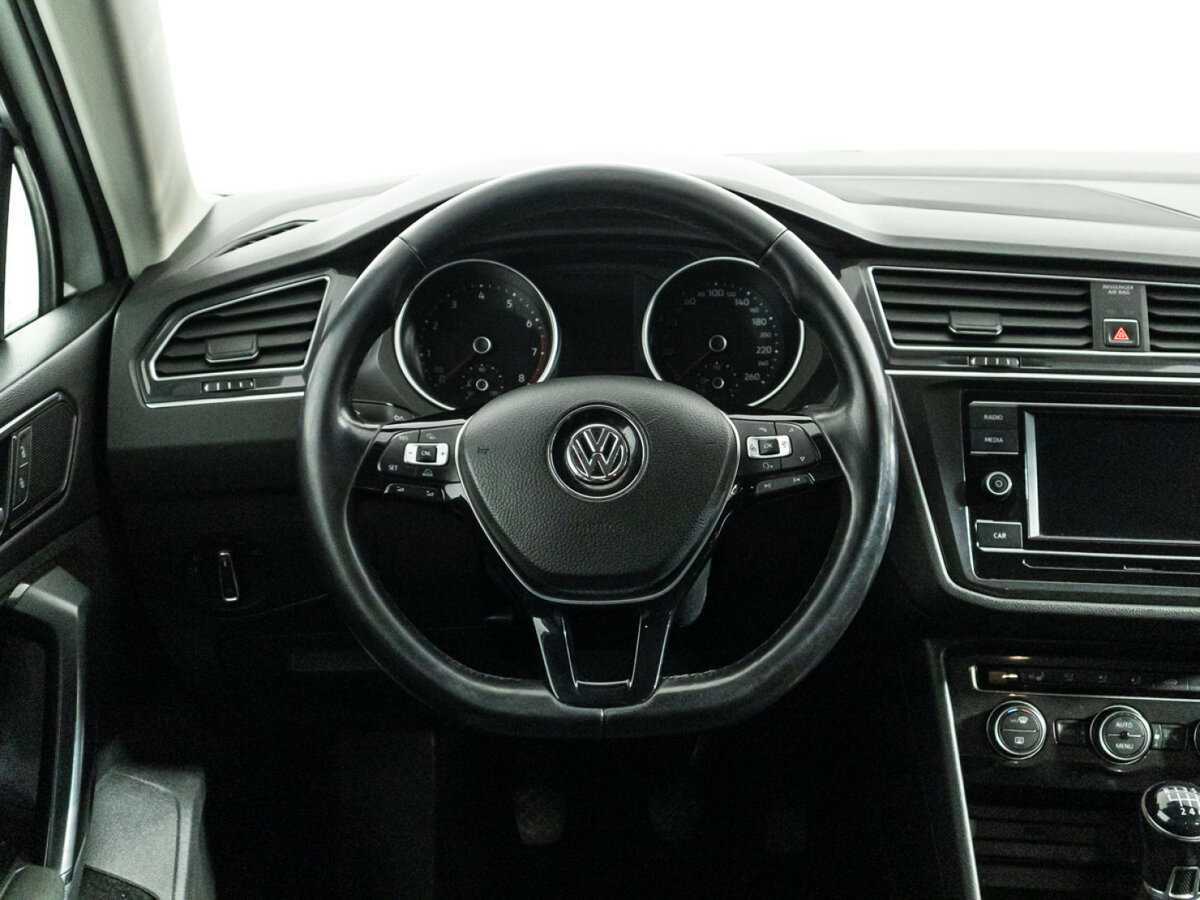 Volkswagen Tiguan, 2018 Фото №16