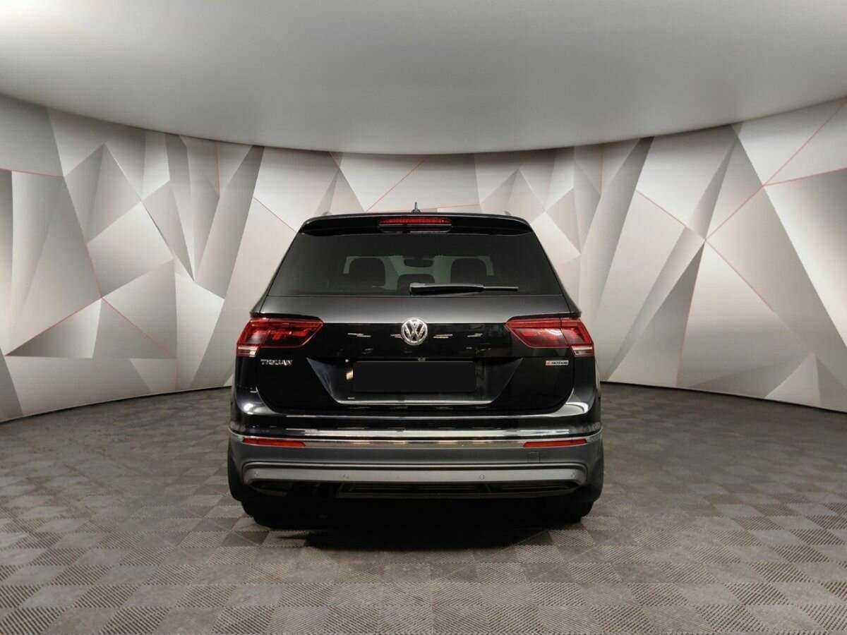 Volkswagen Tiguan, 2018 Фото №8
