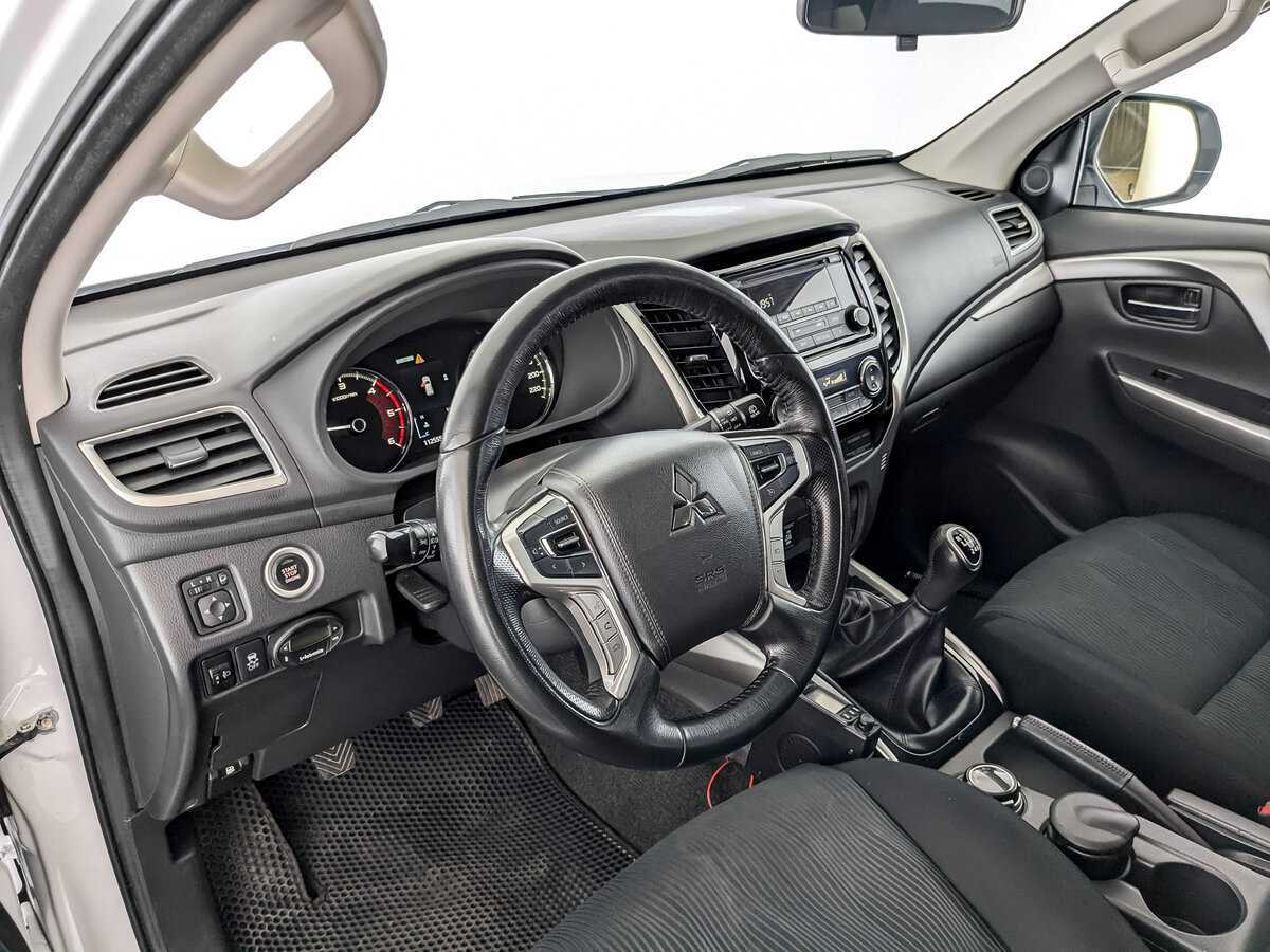 Mitsubishi Pajero Sport, 2018 Фото №16