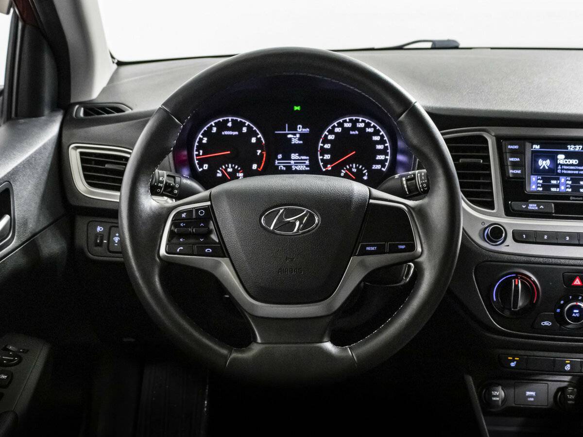 Hyundai Solaris II Рестайлинг, 2021 Фото №12