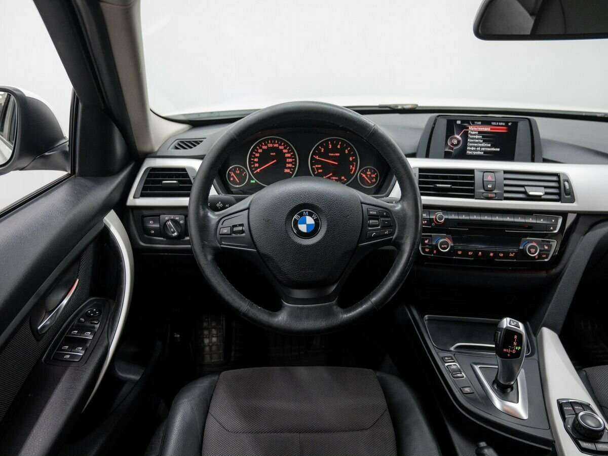 BMW 3 серии 318i, 2016 Фото №11