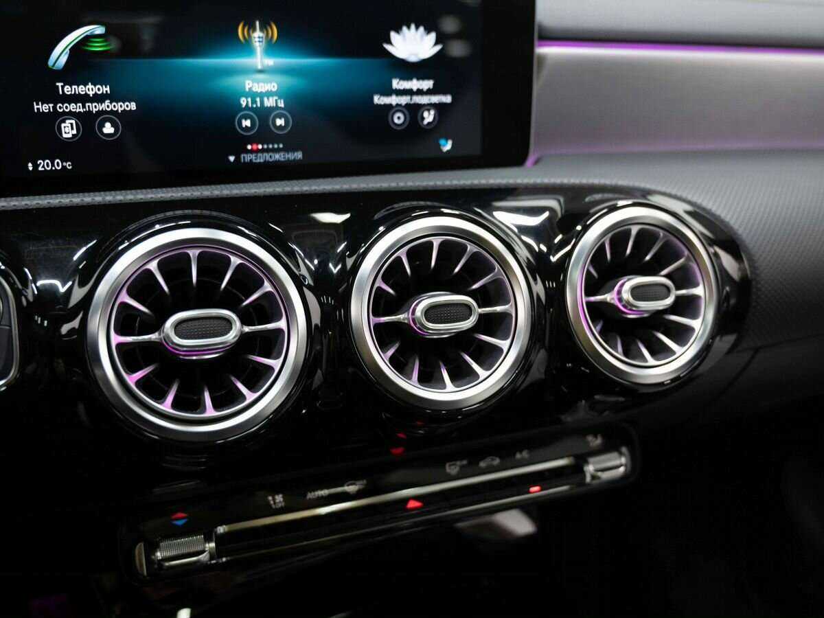 Mercedes-Benz CLA 200, 2020 Фото №17