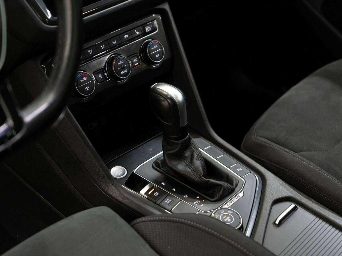 Volkswagen Tiguan, 2019 Фото №12