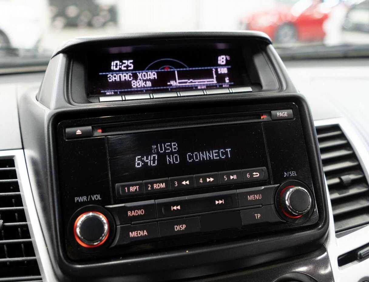 Mitsubishi Pajero Sport, 2014 Фото №11