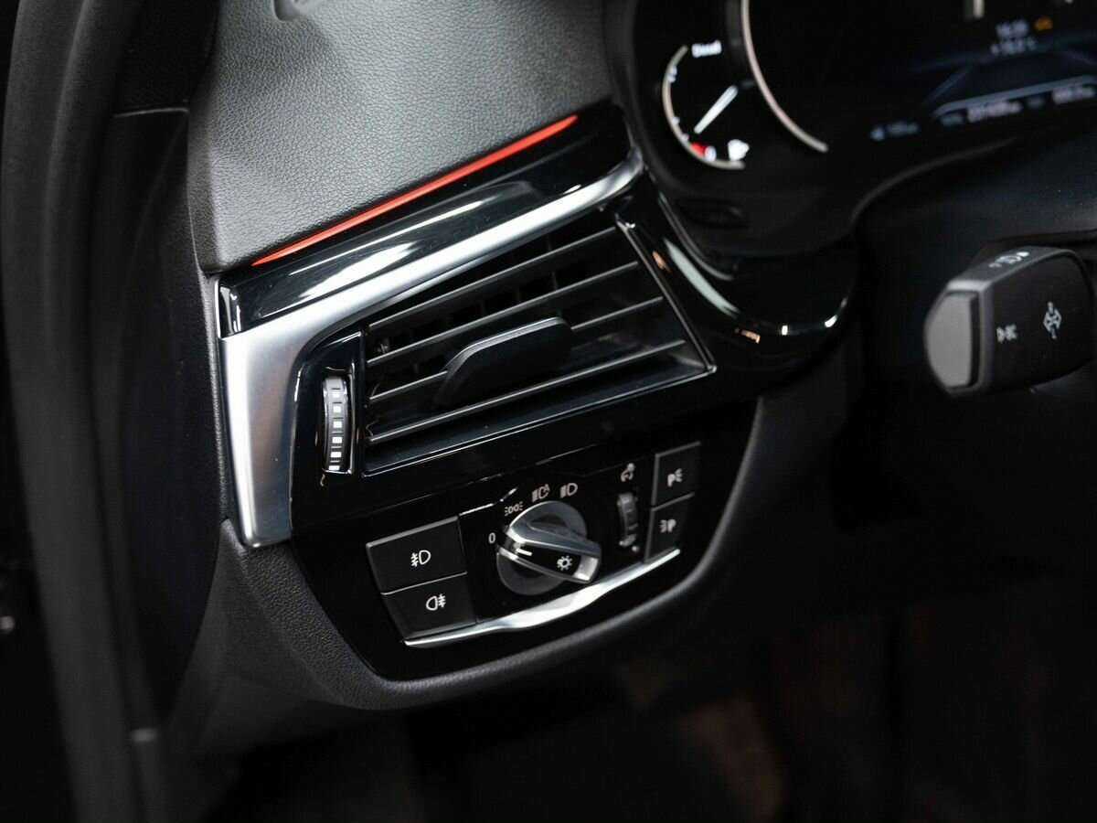 BMW 5 серии 520d xDrive, 2019 Фото №19