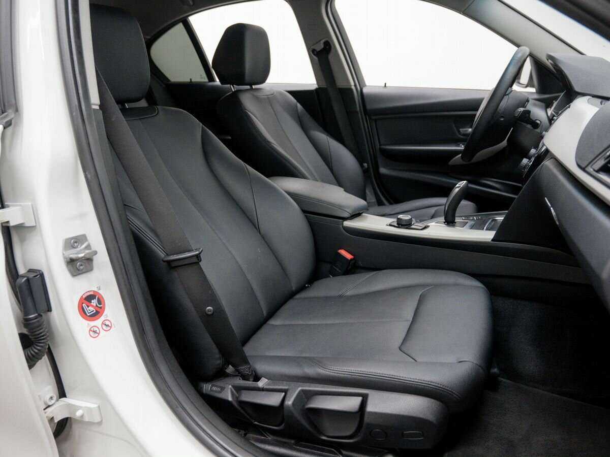 BMW 3 серии 318i, 2016 Фото №8