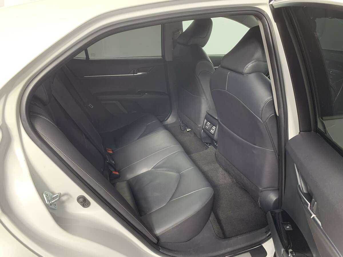 Toyota Camry, 2020 Фото №16