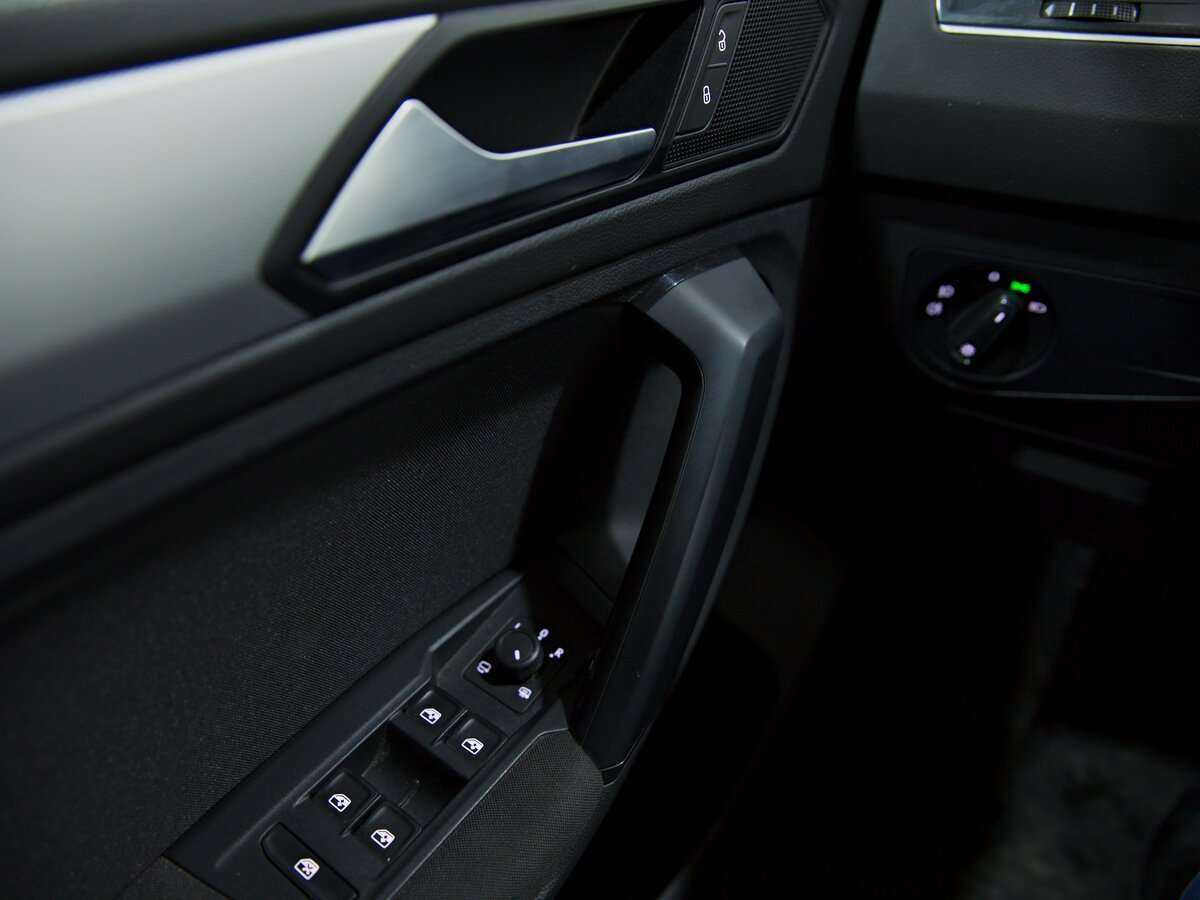 Volkswagen Tiguan, 2020 Фото №8