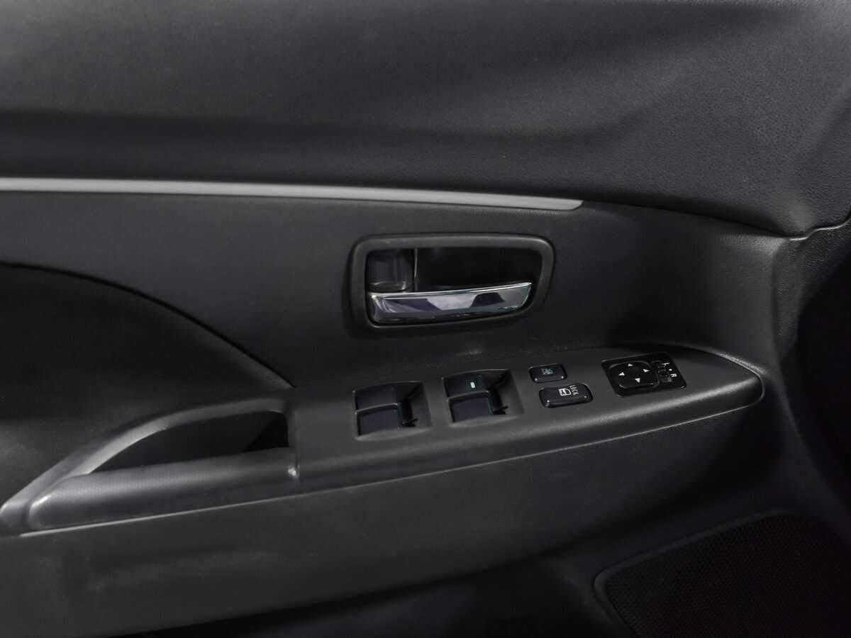 Mitsubishi ASX, 2012 Фото №11