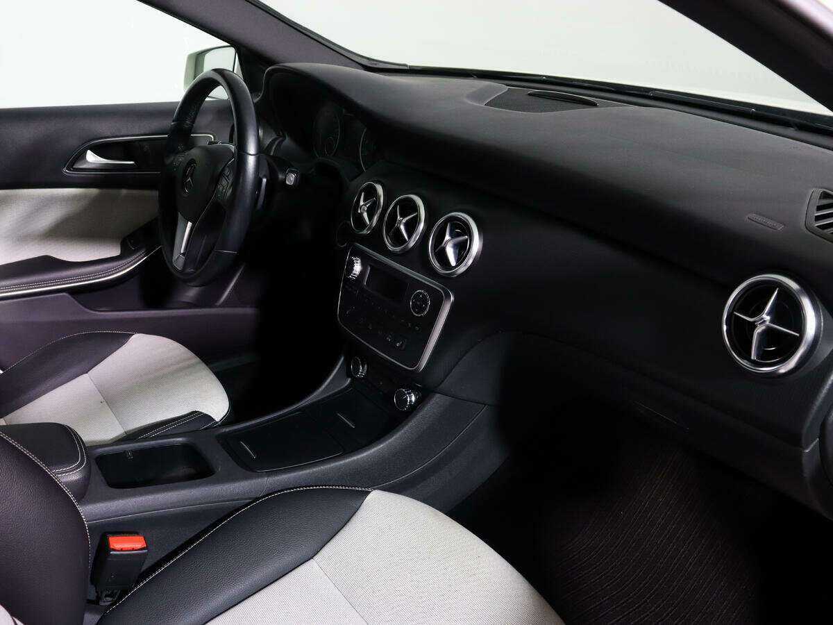 Mercedes-Benz A-Класс 180, 2014 Фото №9