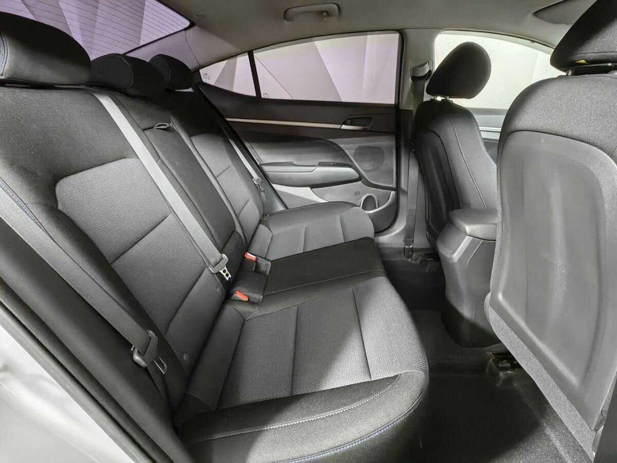 Hyundai Elantra, 2018 Фото №11