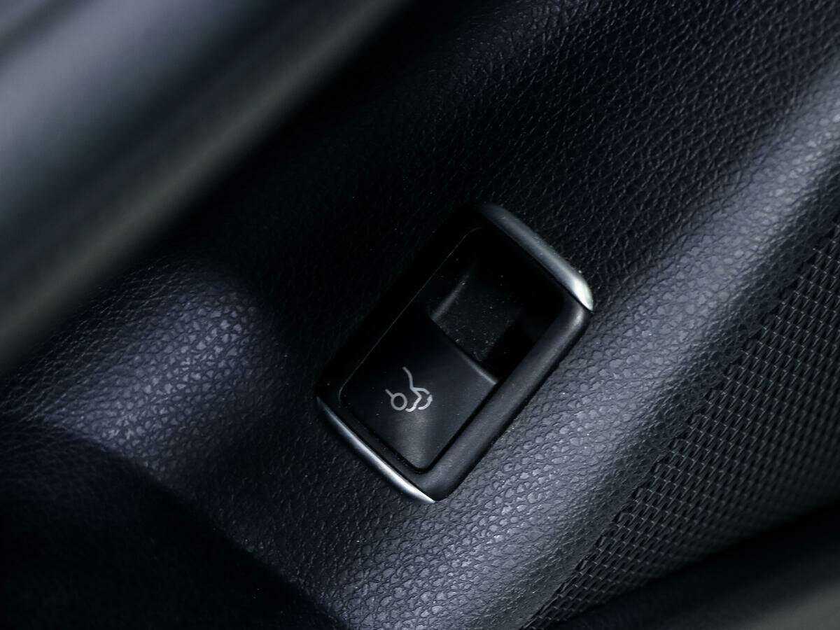 Mercedes-Benz CLA 200, 2015 Фото №15