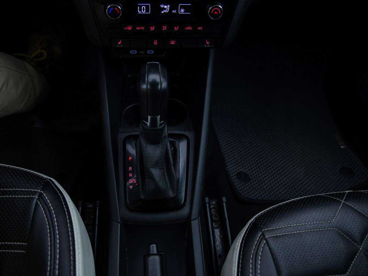 Volkswagen Polo, 2020 Фото №15