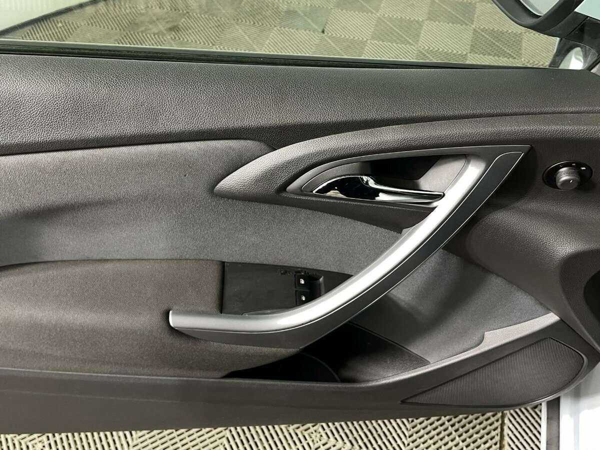 Opel Astra GTC, 2013 - 138 930 км. | Фото №8