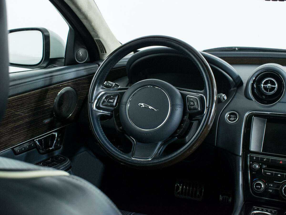 Jaguar XJ, 2014 Фото №14
