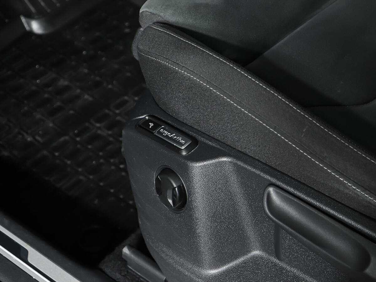 Volkswagen Tiguan, 2018 Фото №17