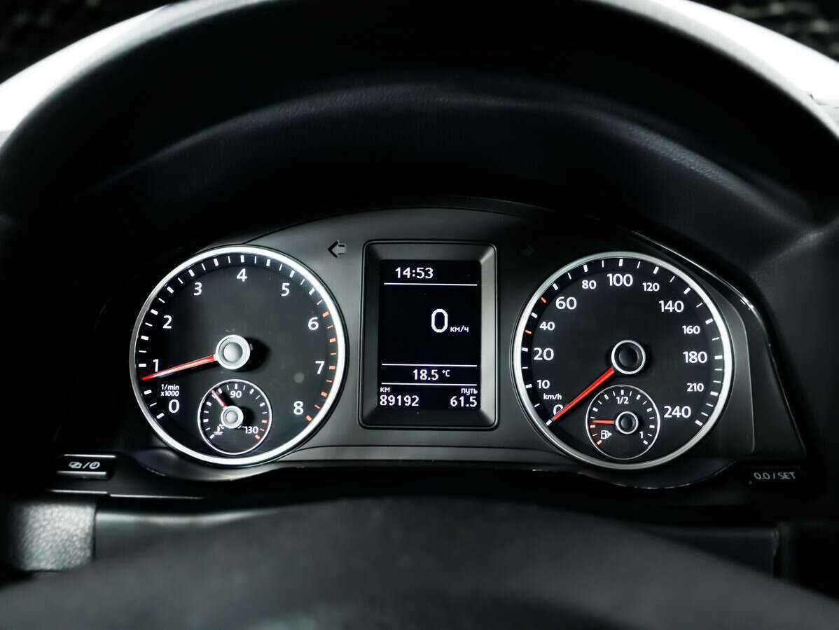 Volkswagen Tiguan, 2015 Фото №10