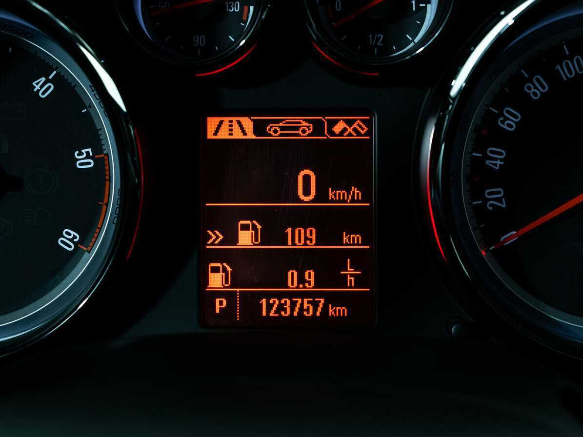 Opel Astra GTC, 2013 Фото №20