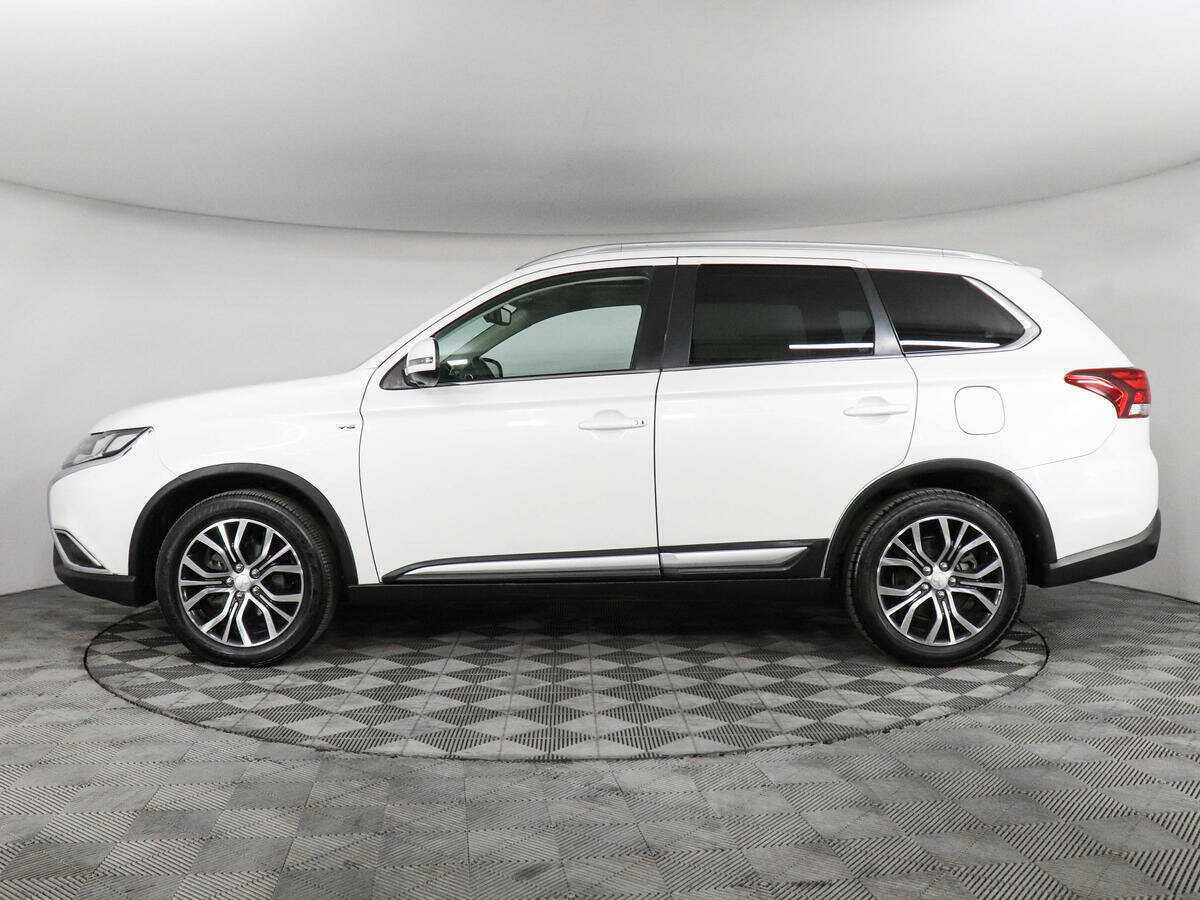 Mitsubishi Outlander, 2018 - 138 257 км. | Фото №7