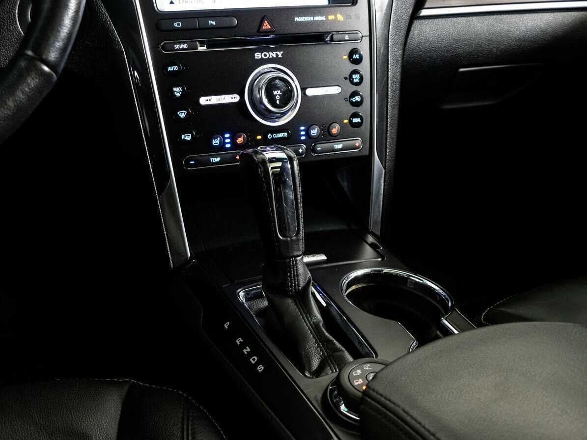 Ford Explorer, 2016 Фото №12