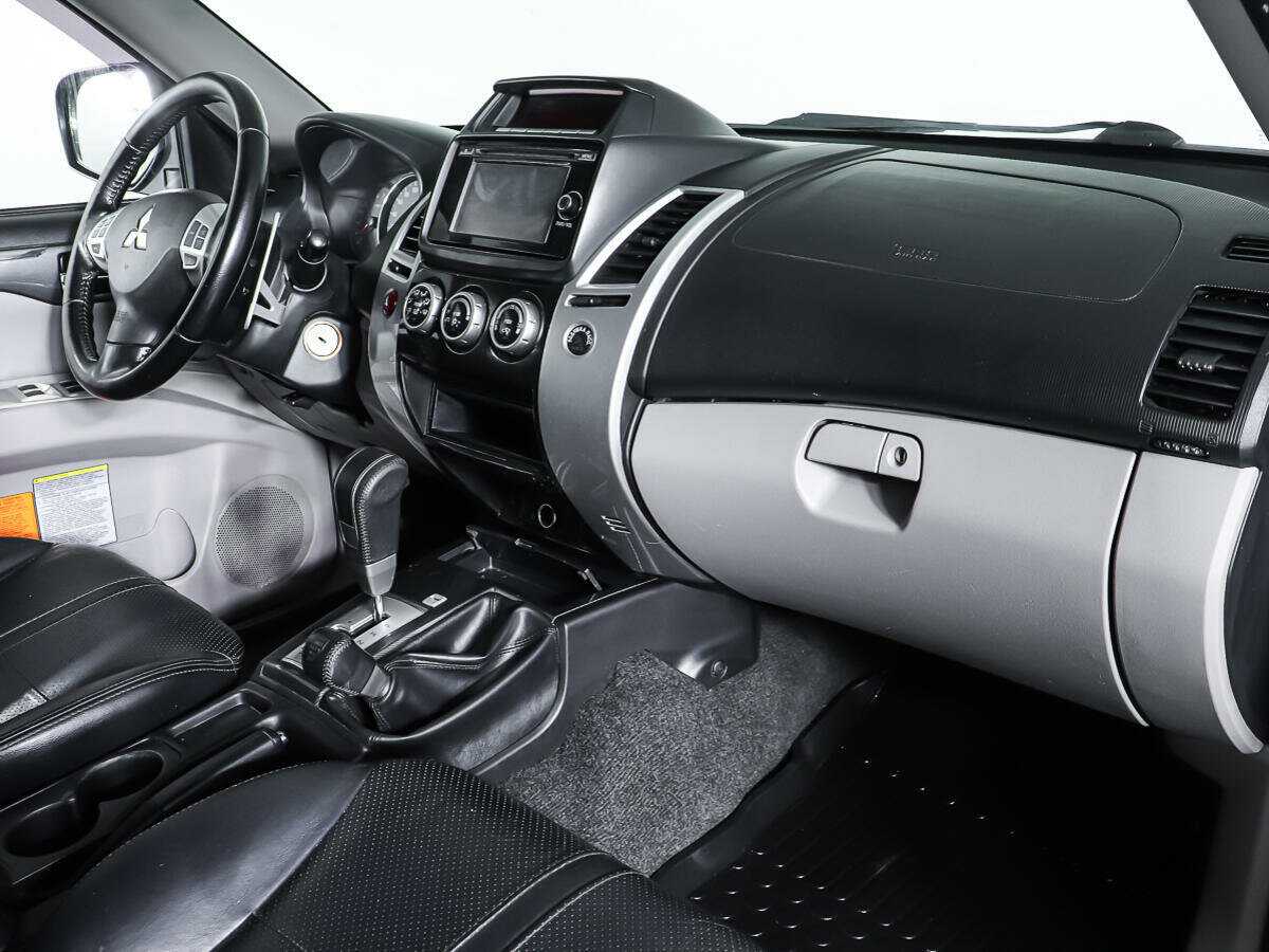 Mitsubishi Pajero Sport, 2014 - 230 429 км. | Фото №8