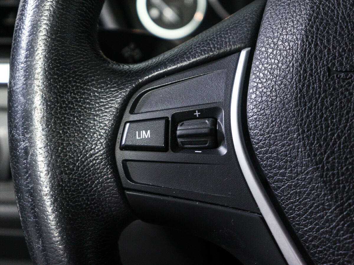 BMW 3 серии 318i, 2017 Фото №13