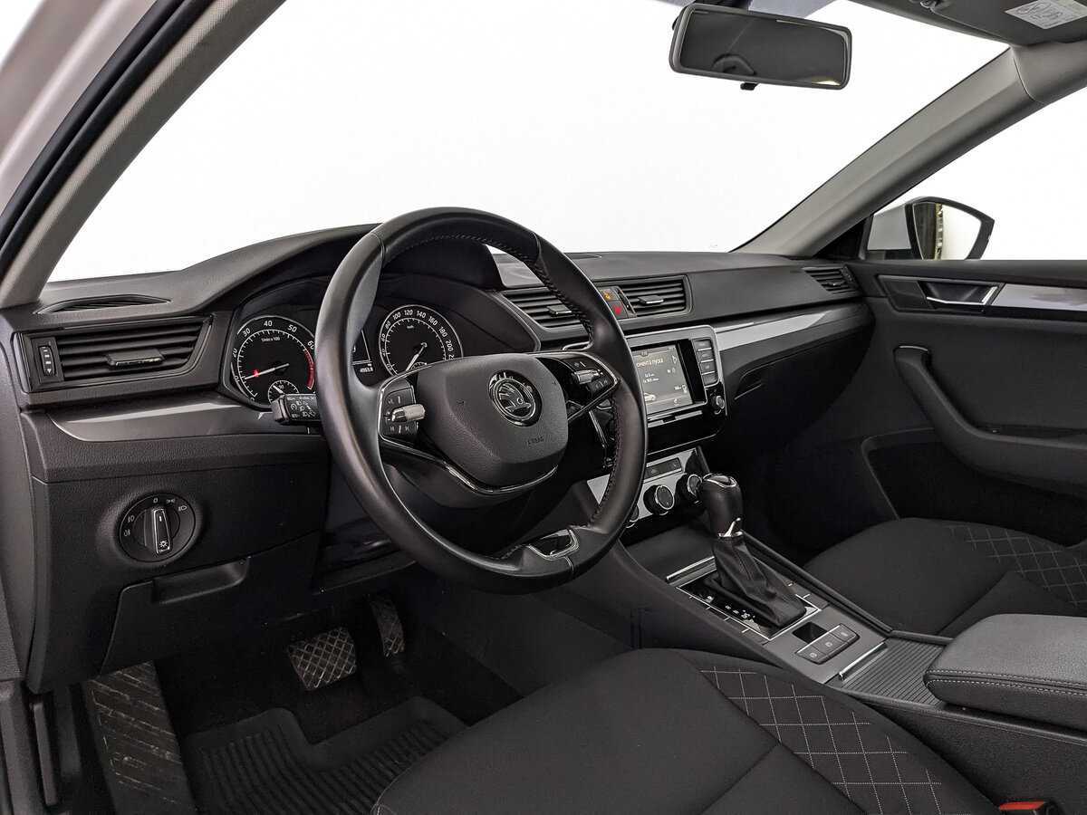 Skoda Superb, 2021 Фото №11
