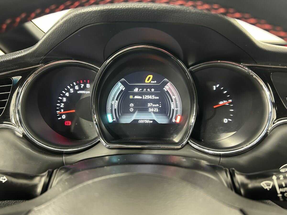 Kia Ceed GT, 2017 Фото №11