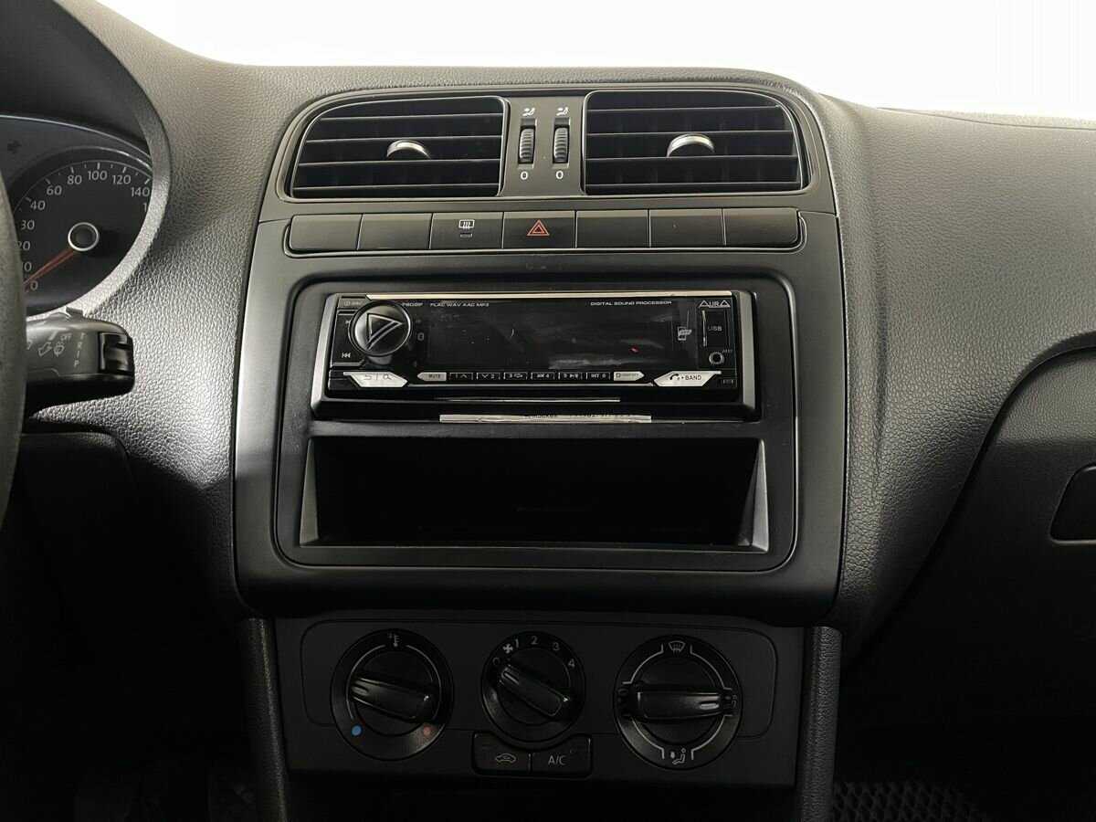 Volkswagen Polo, 2017 Фото №12