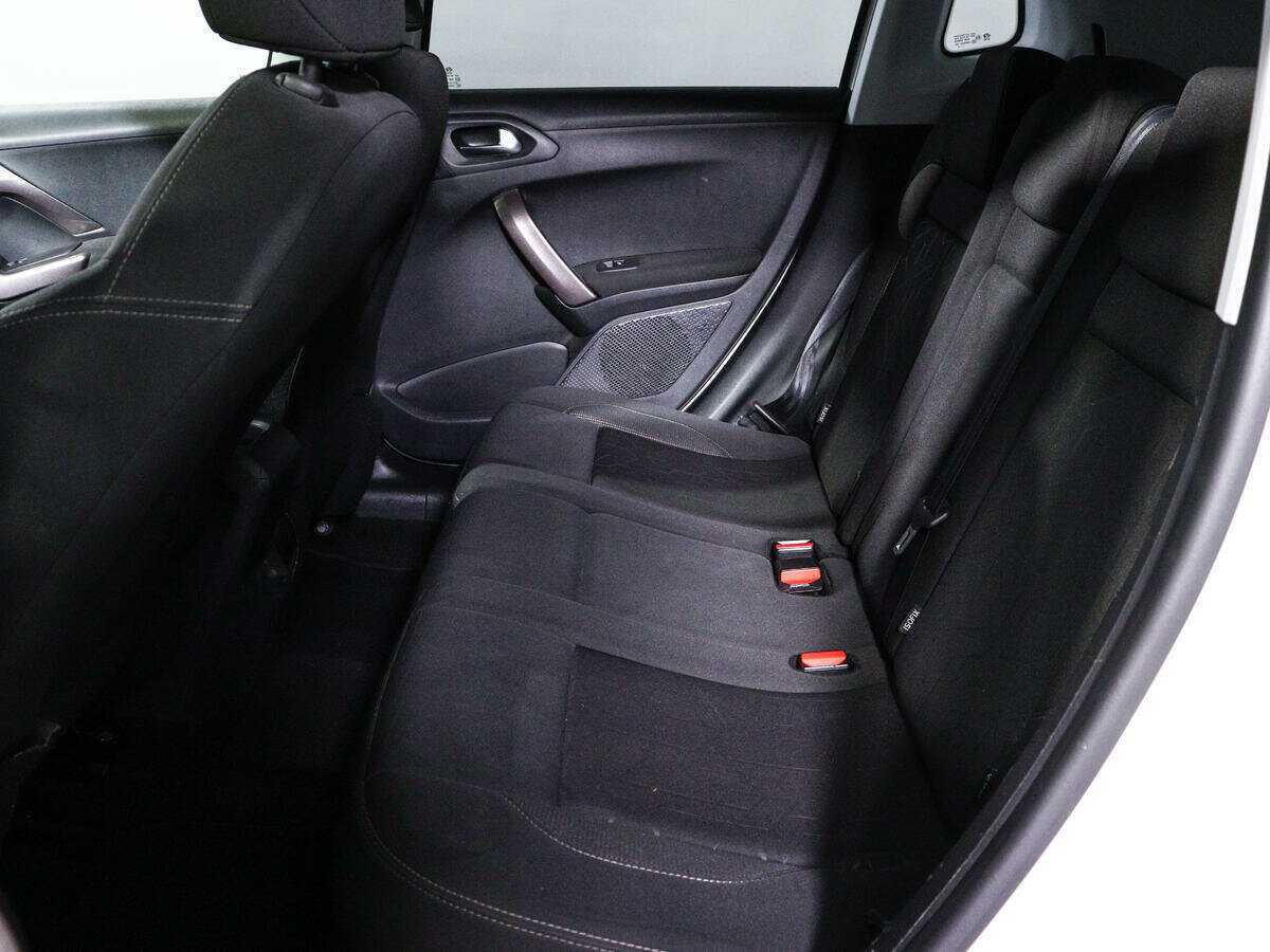 Peugeot 2008, 2014 Фото №8