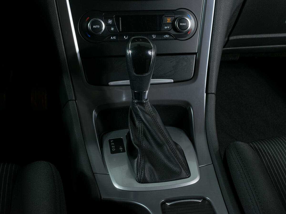 Ford Mondeo, 2013 Фото №16