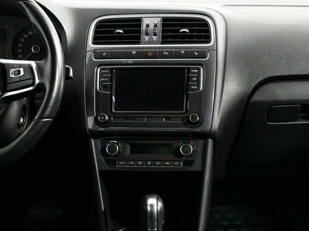 Volkswagen Polo, 2018 Фото №14