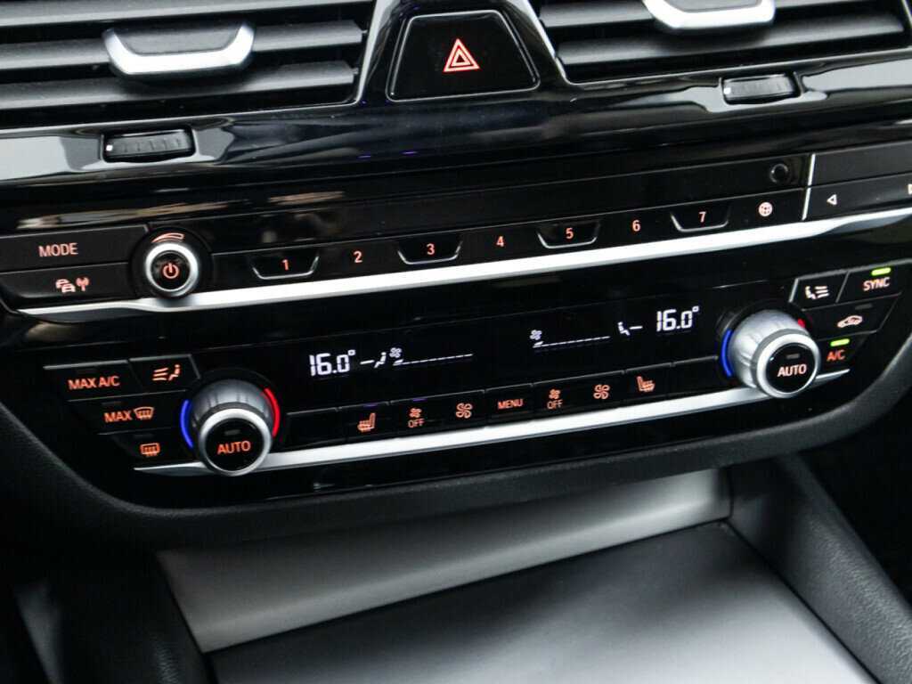 BMW 5 серии 520d, 2018 Фото №16