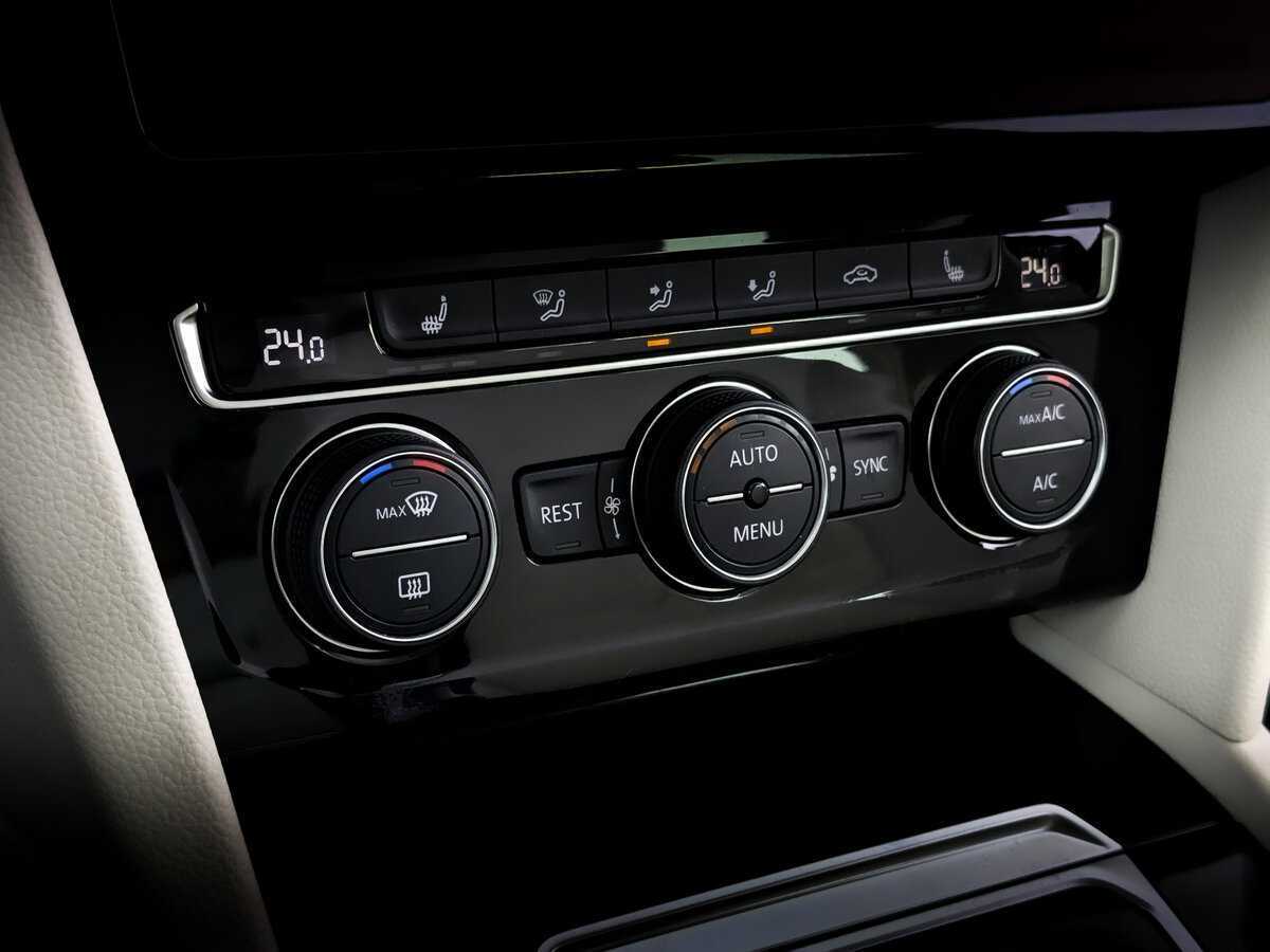 Volkswagen Passat, 2017 Фото №25