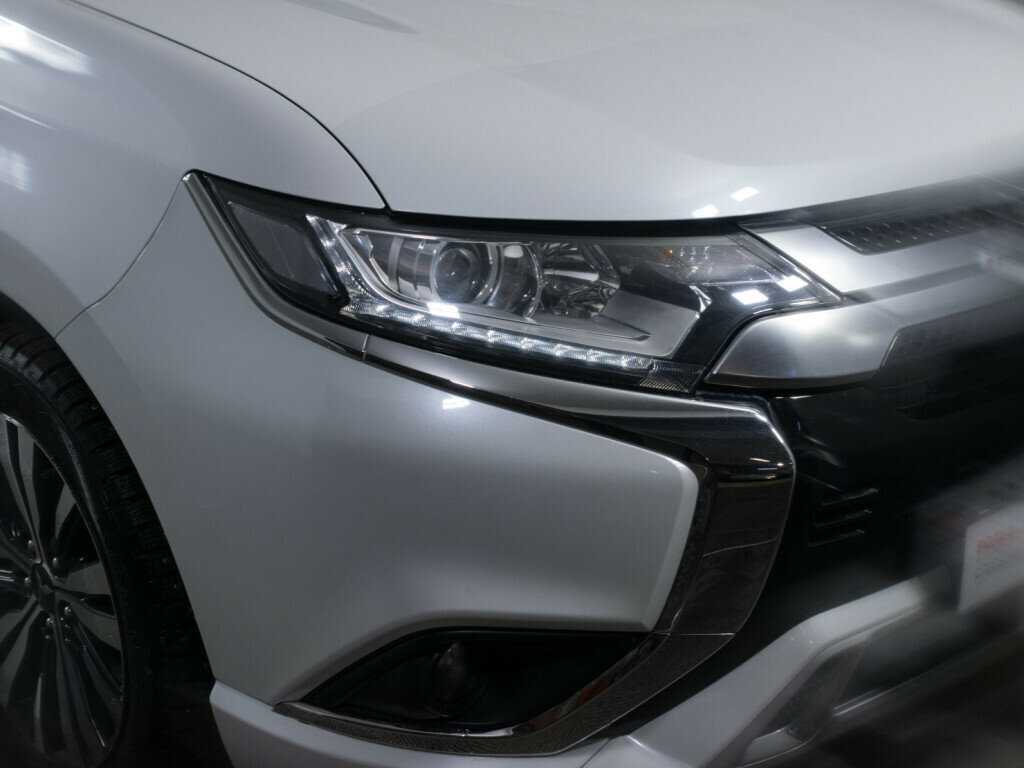 Mitsubishi Outlander, 2022 Фото №16