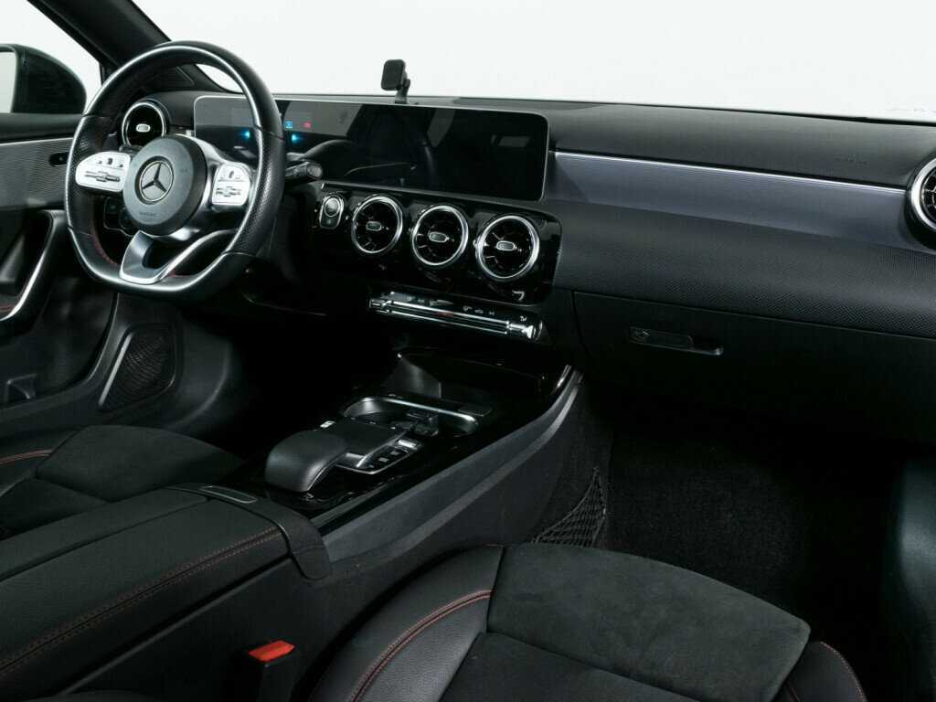 Mercedes-Benz A-Класс 200, 2018 - 60 000 км. | Фото №8