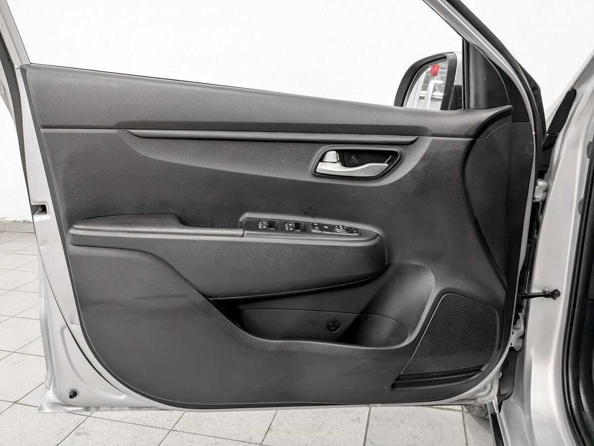 Kia Rio X-Line, 2020 Фото №16