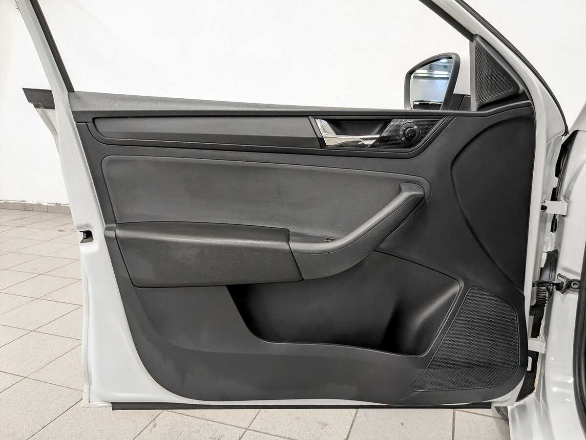 Skoda Rapid, 2017 Фото №18