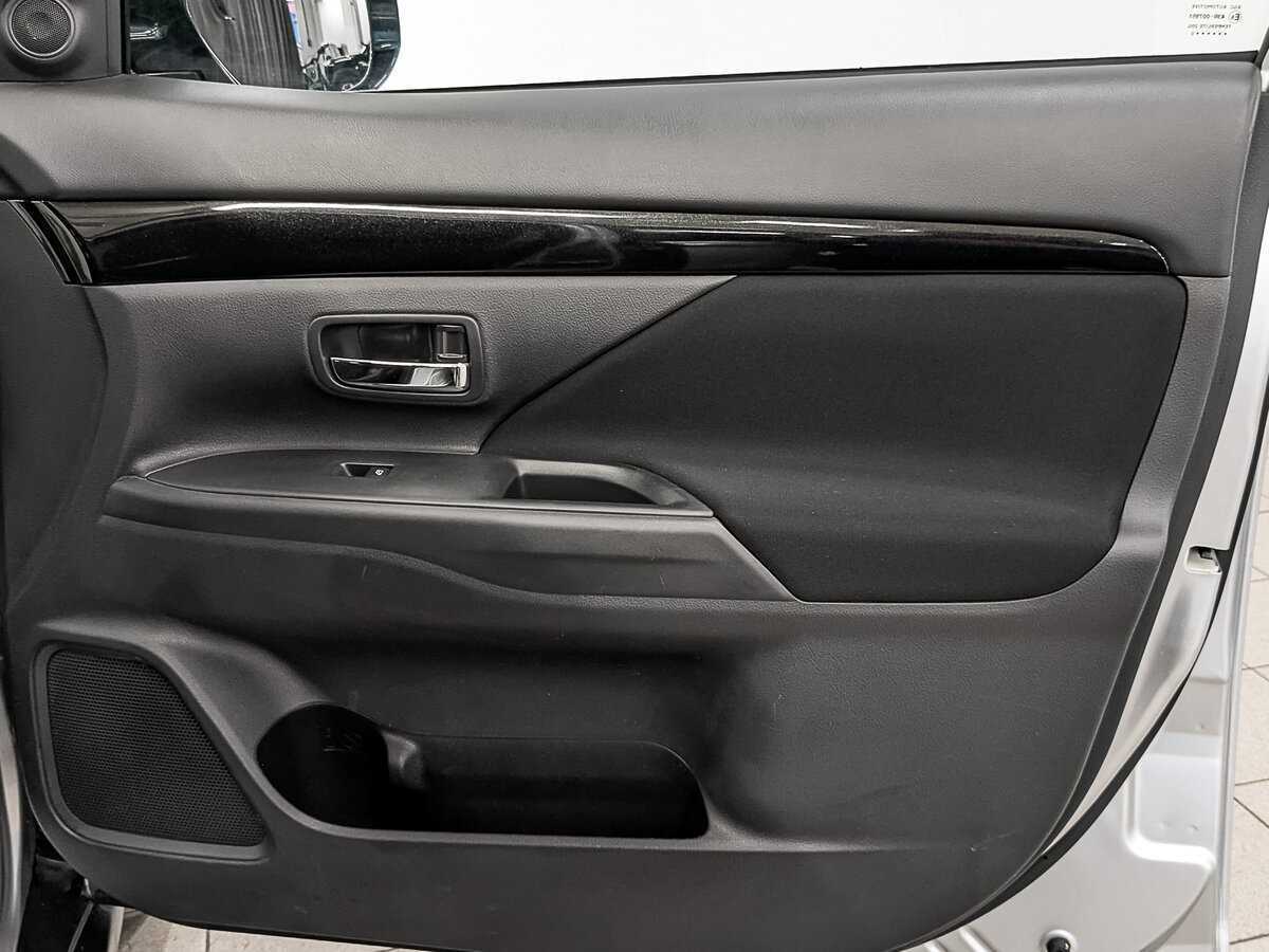 Mitsubishi Outlander, 2020 Фото №24