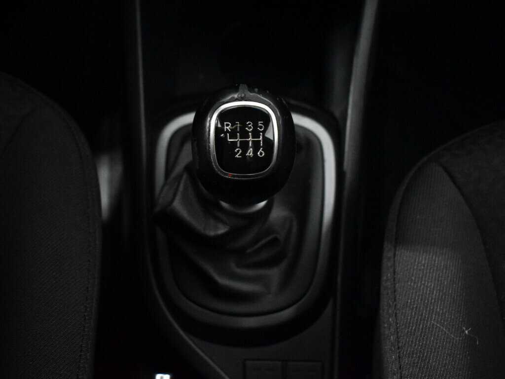 Kia Rio, 2016 Фото №12