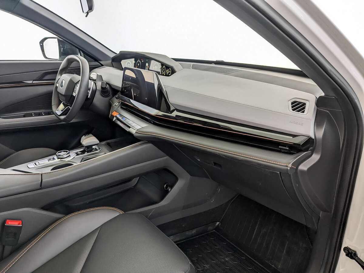 Changan UNI-V, 2023 Фото №11