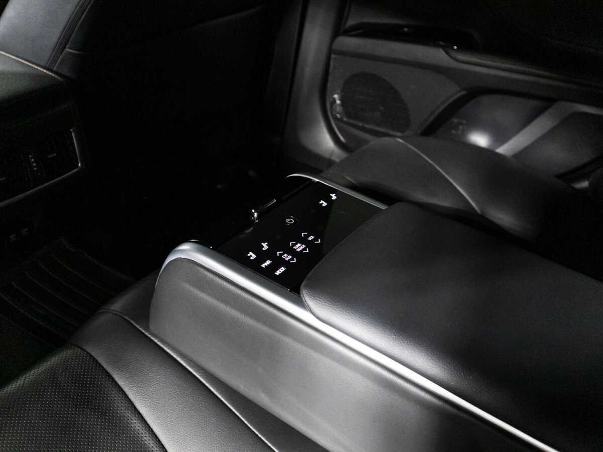 Toyota Camry, 2018 Фото №16