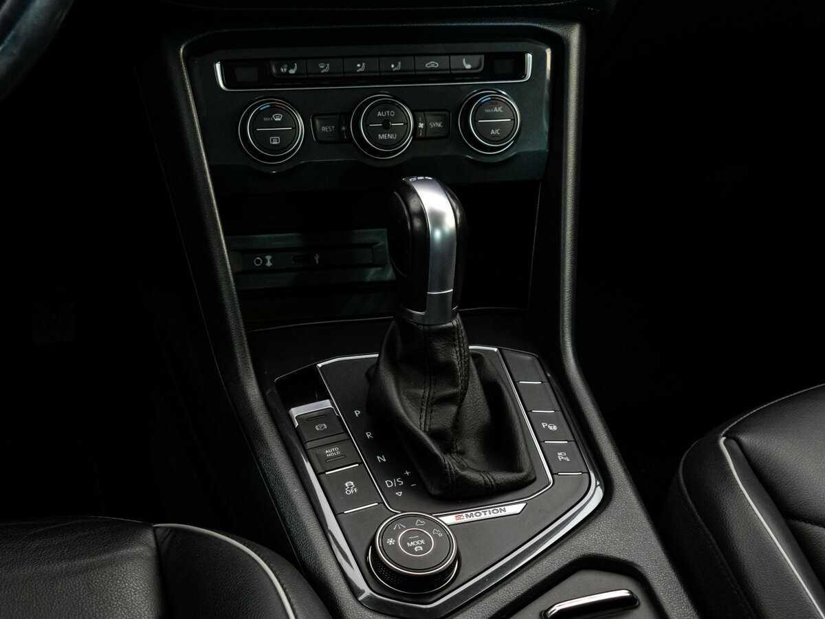 Volkswagen Tiguan, 2017 Фото №12