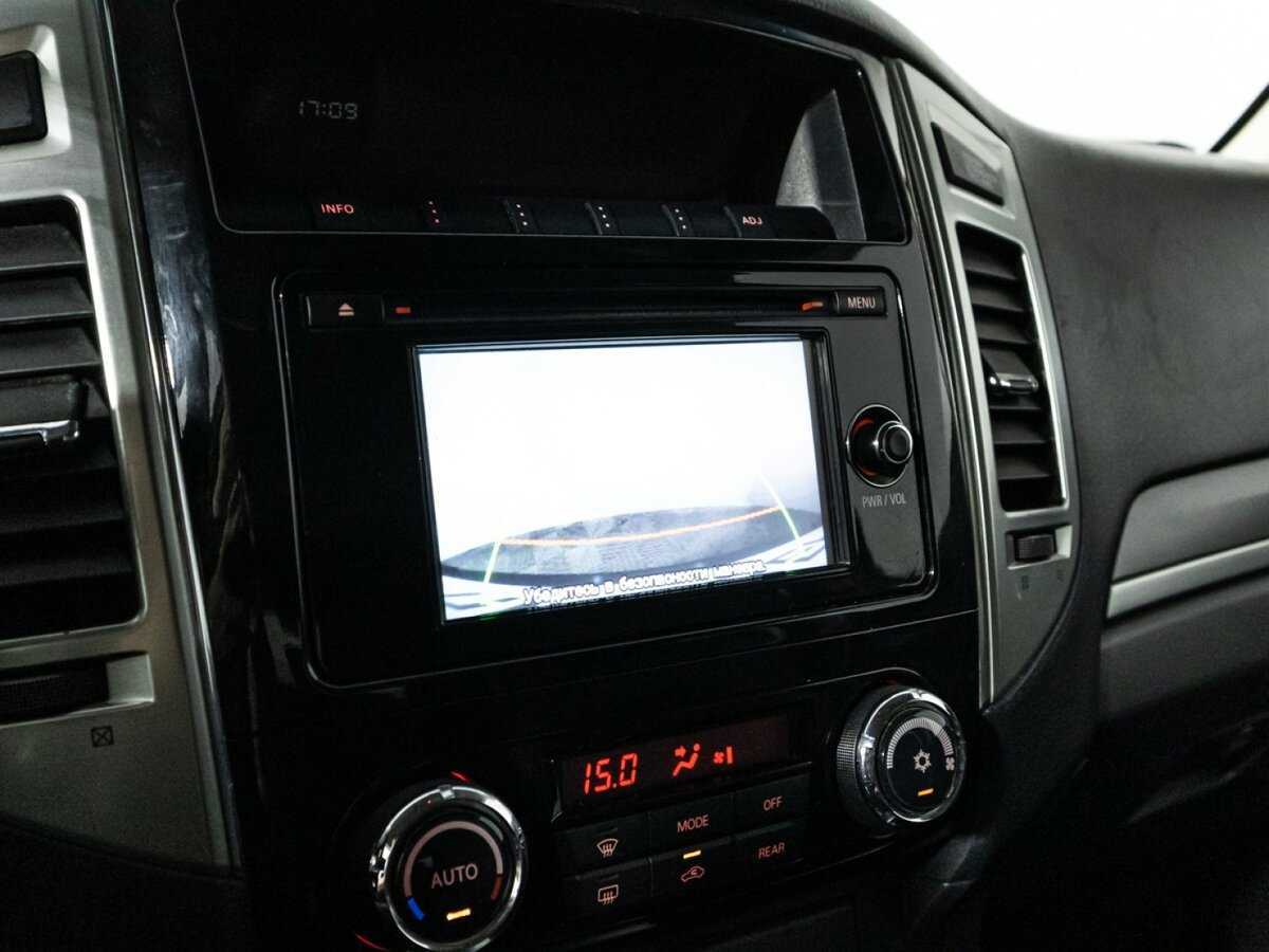 Mitsubishi Pajero, 2015 Фото №14