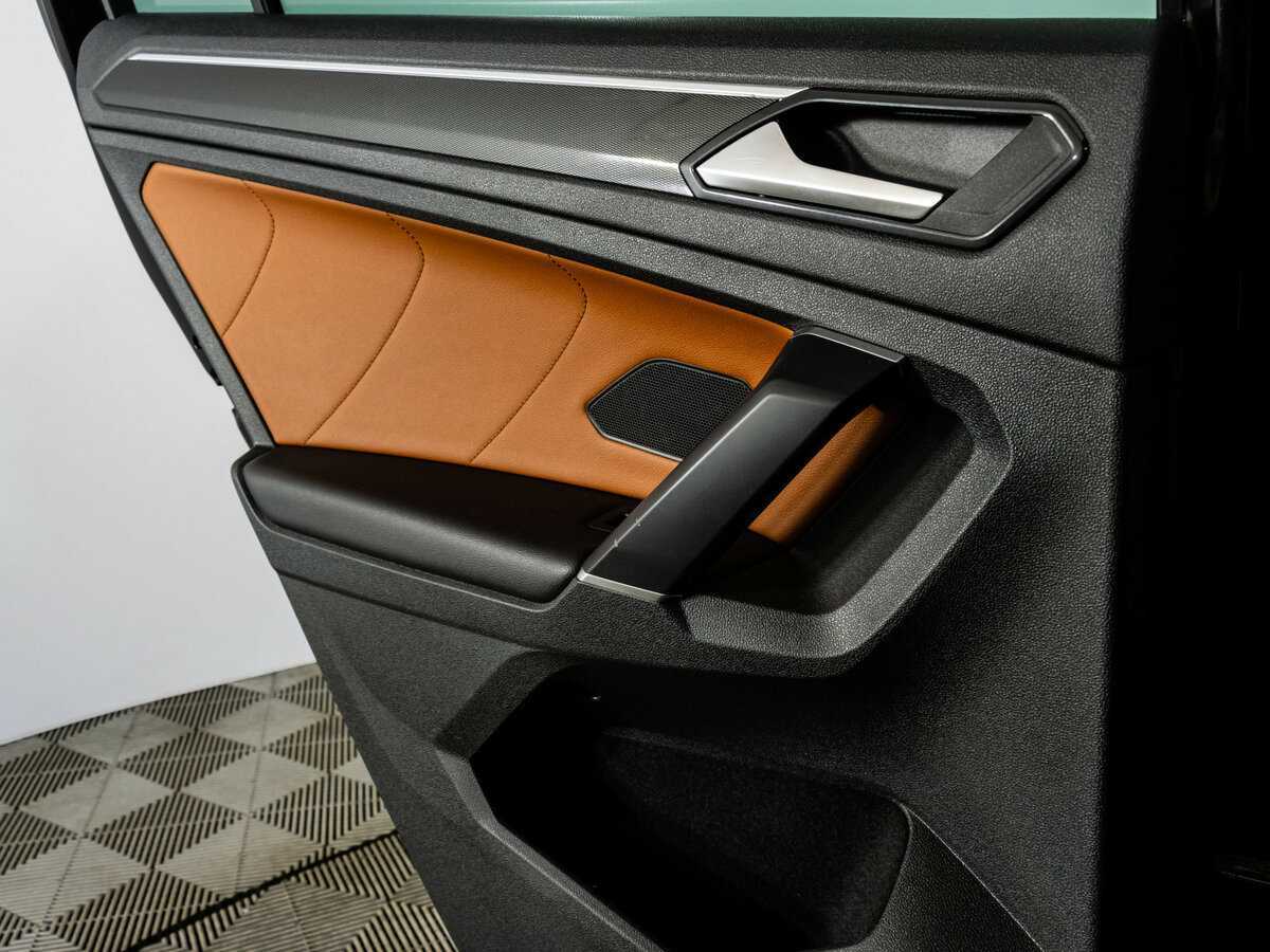 Volkswagen Tiguan, 2018 Фото №27