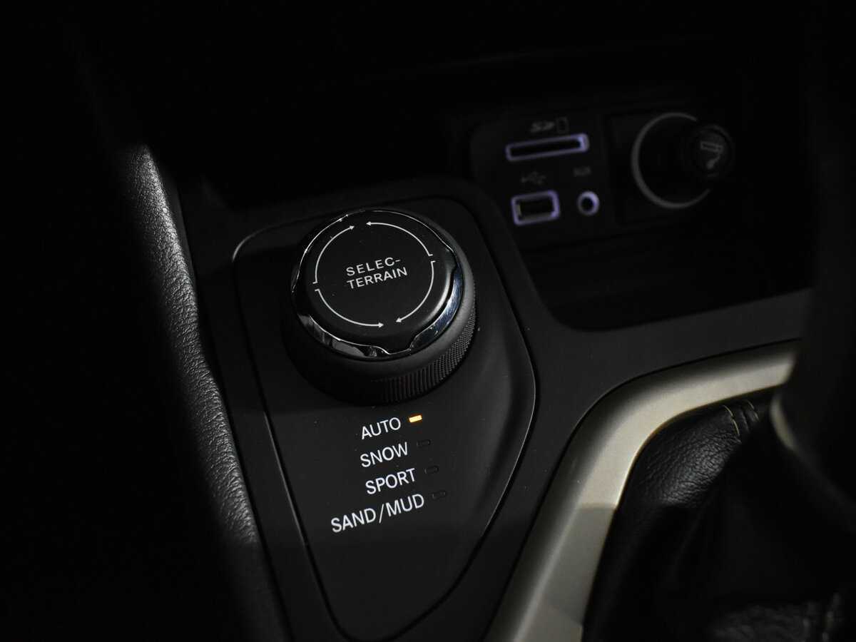 Jeep Cherokee, 2014 Фото №17