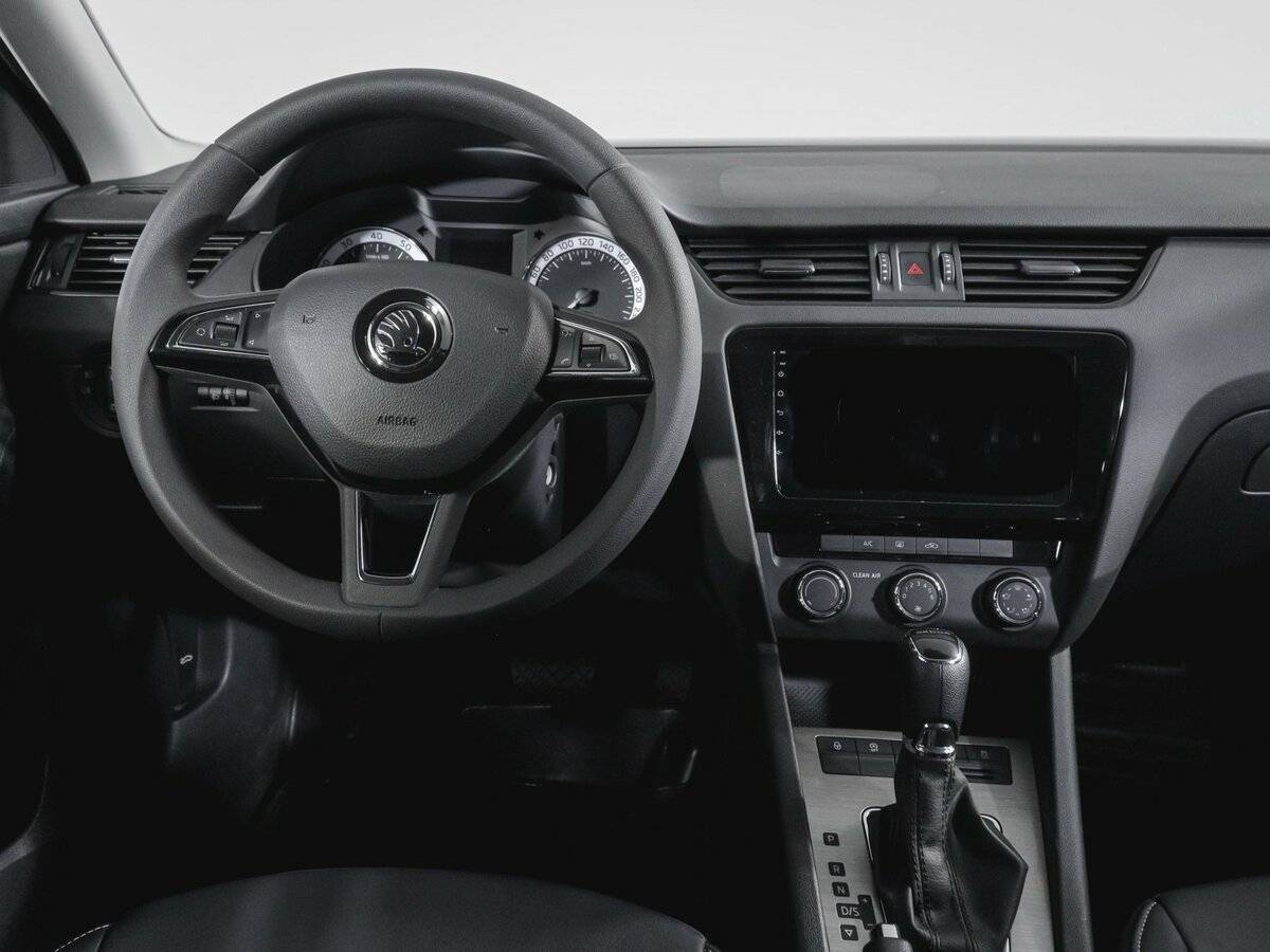 Skoda Octavia, 2023 Фото №9