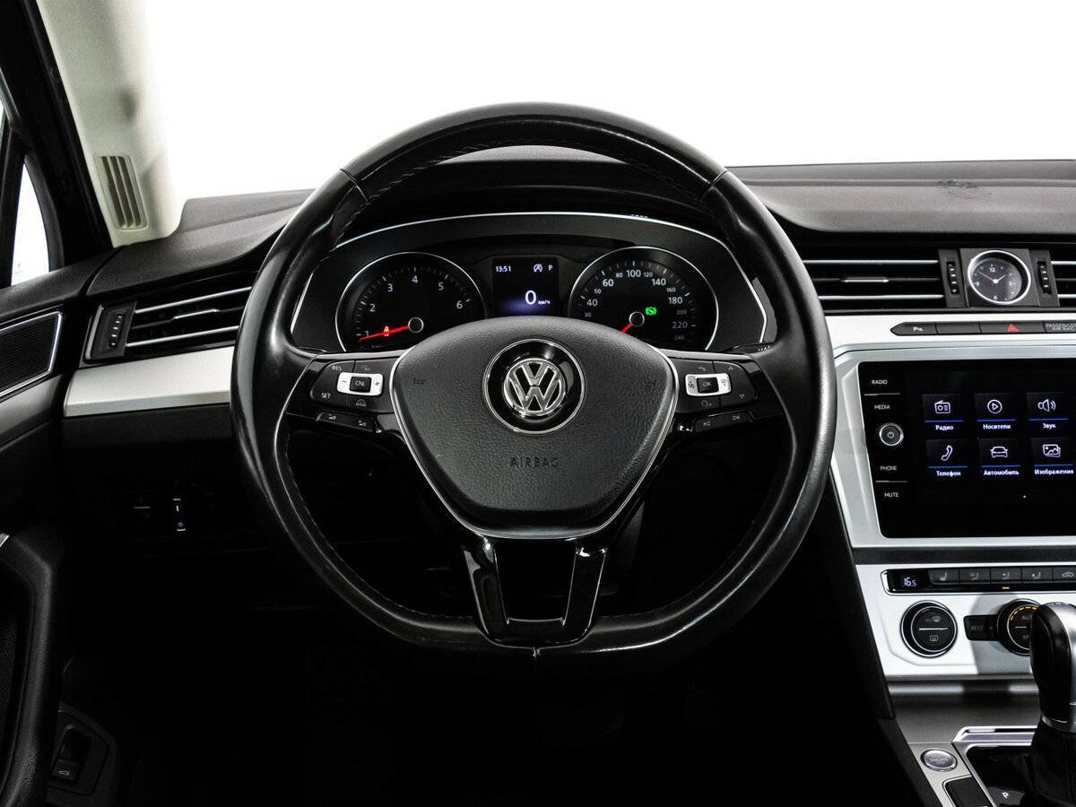 Volkswagen Passat, 2018 Фото №11