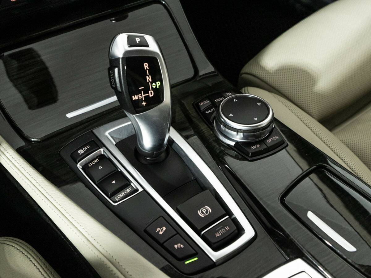 BMW 5 серии 530d xDrive, 2016 Фото №24